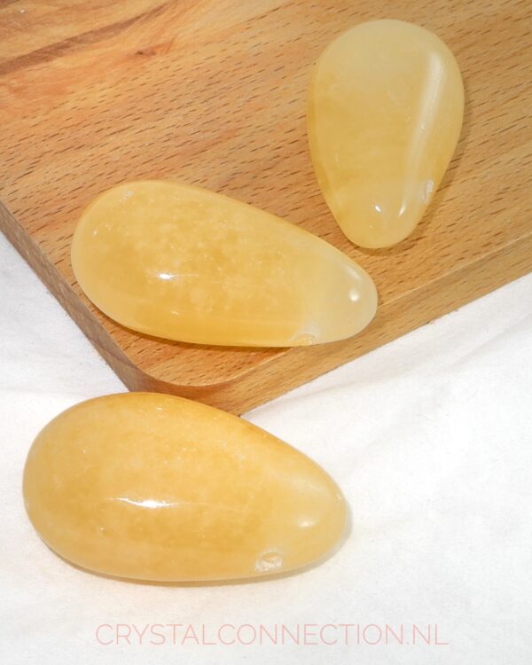 Calciet doorboorde hanger