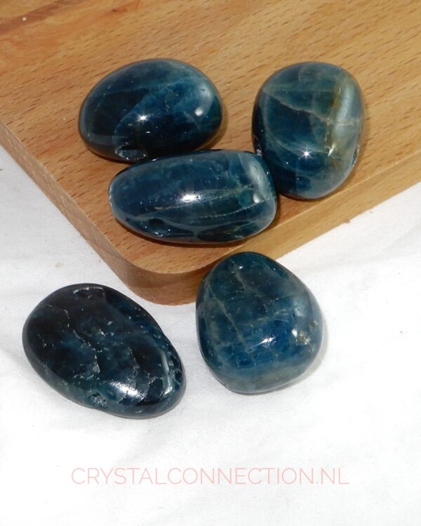 Apatiet doorboorde hanger