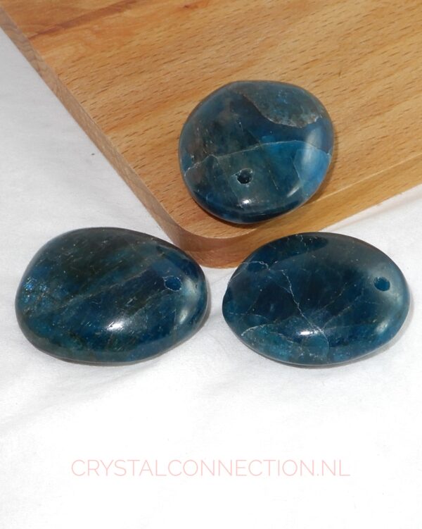 Apatiet doorboorde hanger