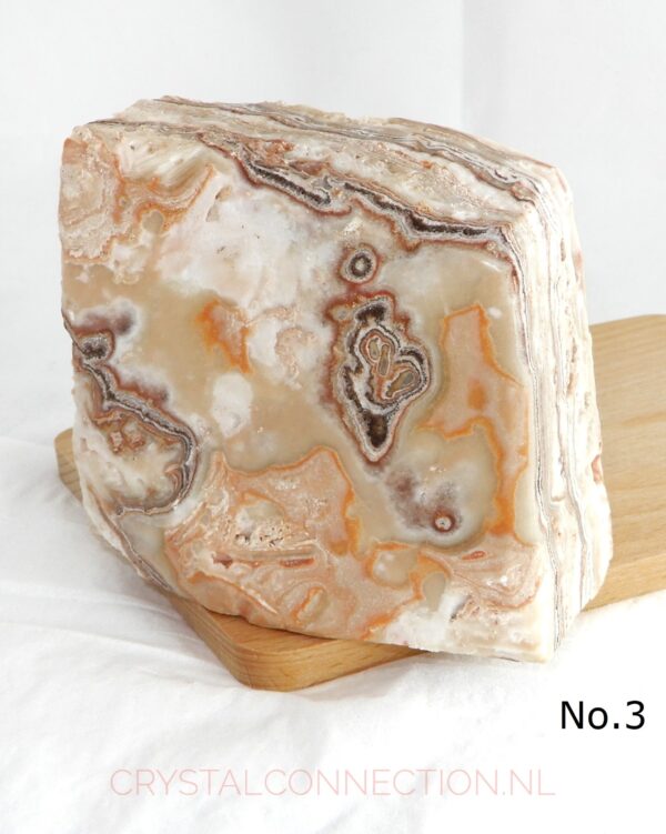 Calciet regenboog ruw