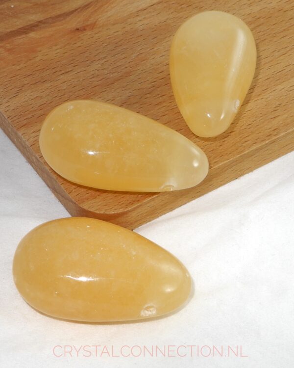 Calciet doorboorde hanger