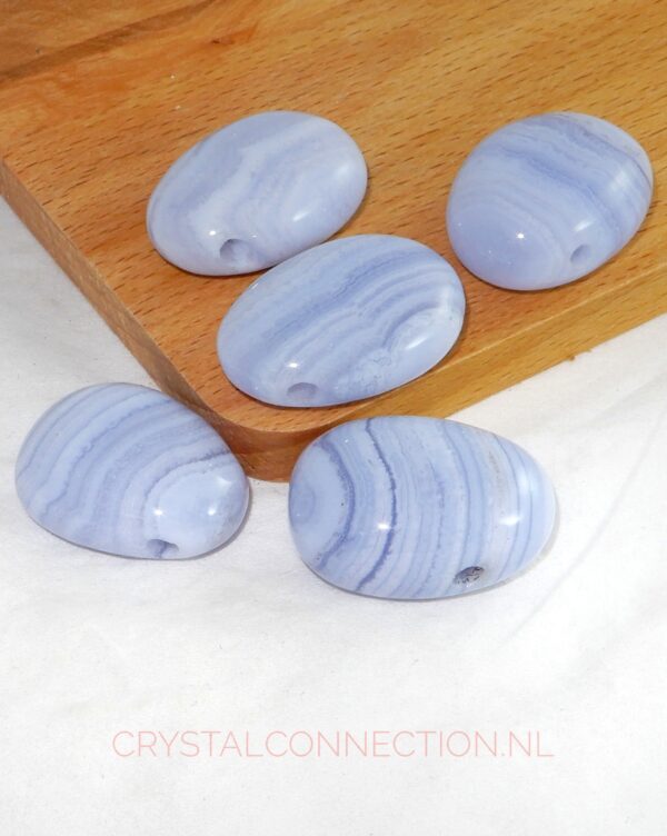 Chalcedoon doorboorde hanger