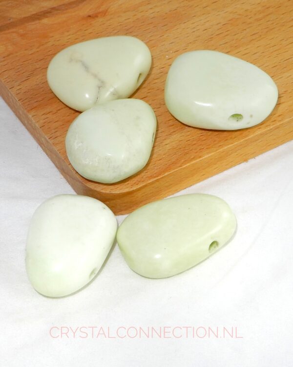 chrysopraas-citroen-doorboorde-hanger Gaspeïet doorboorde hanger