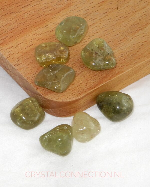 granaat-groen-trommelsteen-klein Grossulaar granaat groen trommelsteen