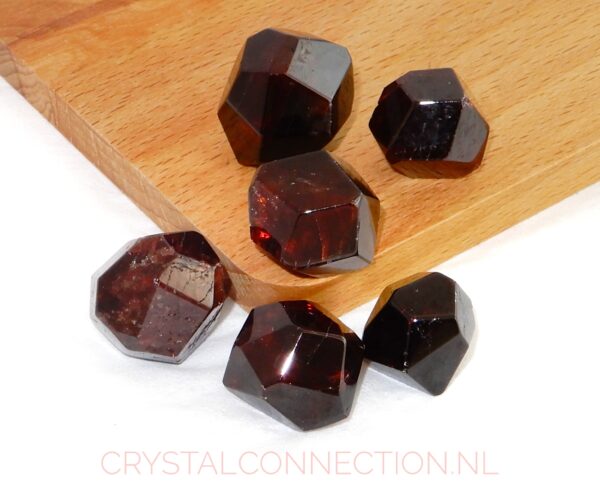 granaat-rood-kristal Granaat kristal