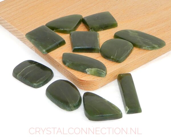 jade-cabochon-4-6g Jade cabochon geslepen