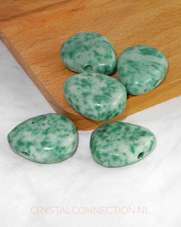 Jade doorboorde hanger