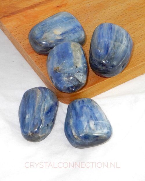 kyaniet-doorboorde-hanger Kyaniet doorboorde hanger