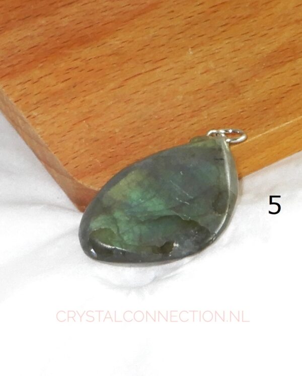 Labradoriet hanger geslepen