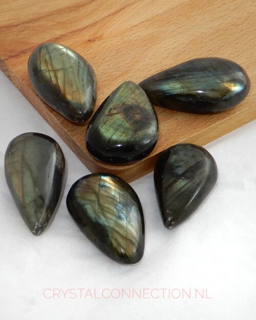 Labradoriet trommelsteen