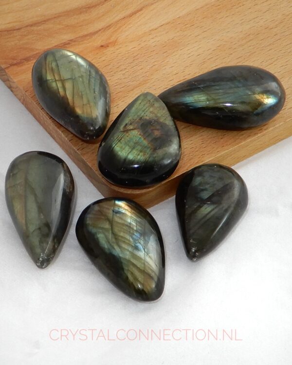 Labradoriet trommelsteen