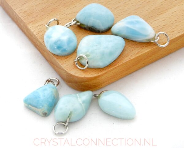 Larimar hanger