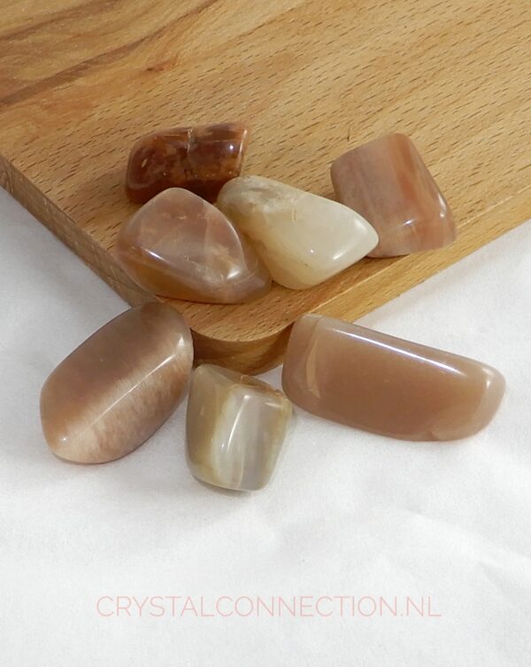 Maansteen trommelsteen