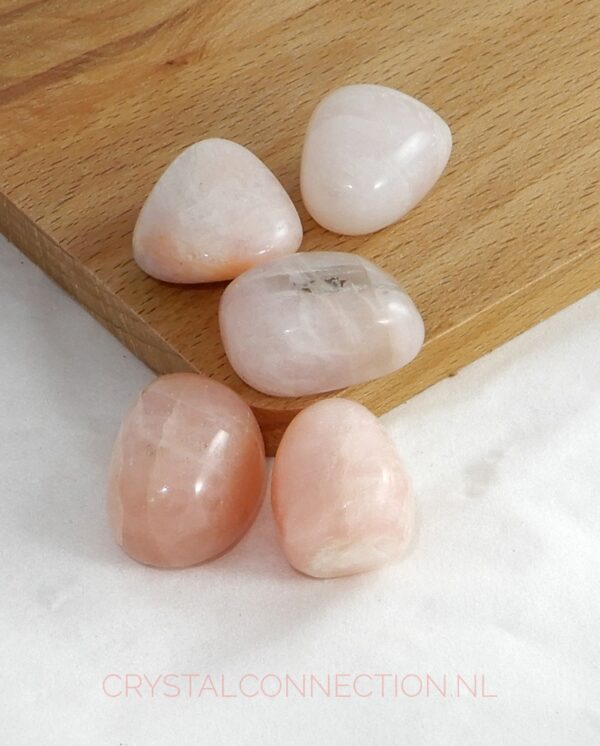 Petaliet trommelsteen