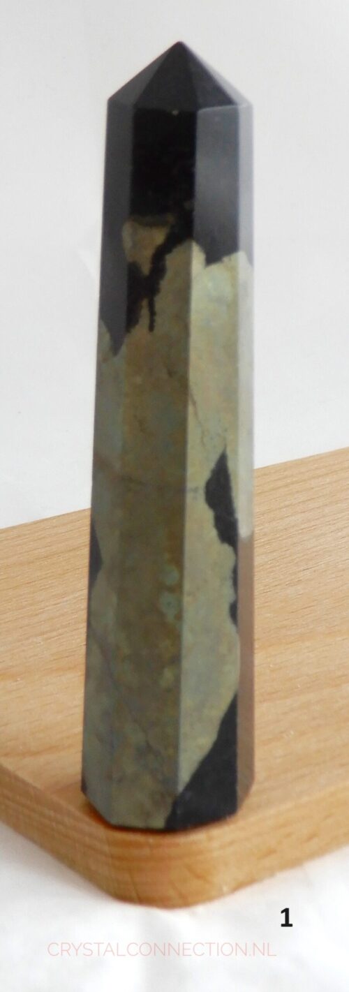 Pyriet obelisk geslepen vorm