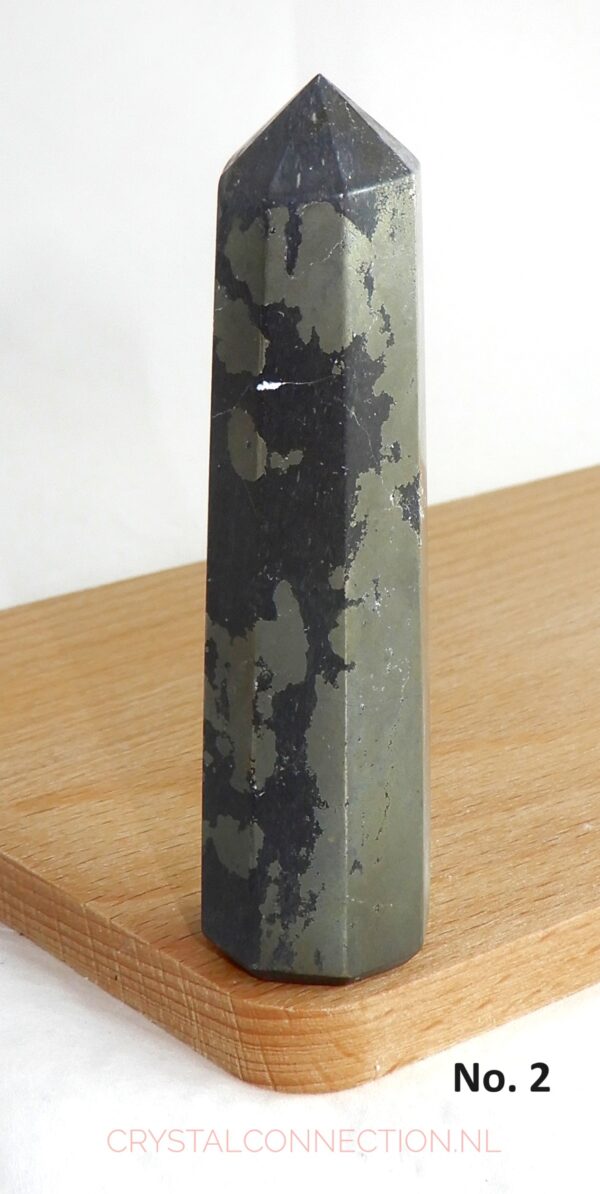 Pyriet obelisk geslepen vorm