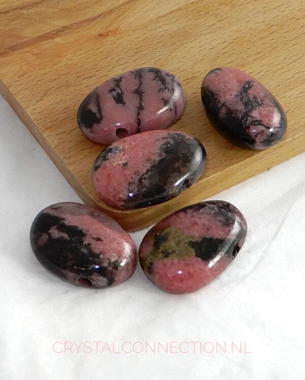 Rhodoniet doorboorde hanger