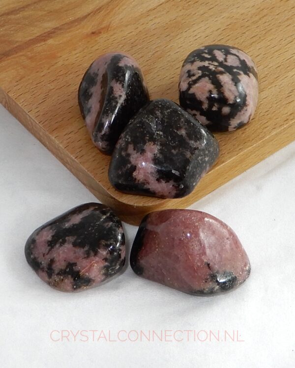 Rhodoniet trommelsteen