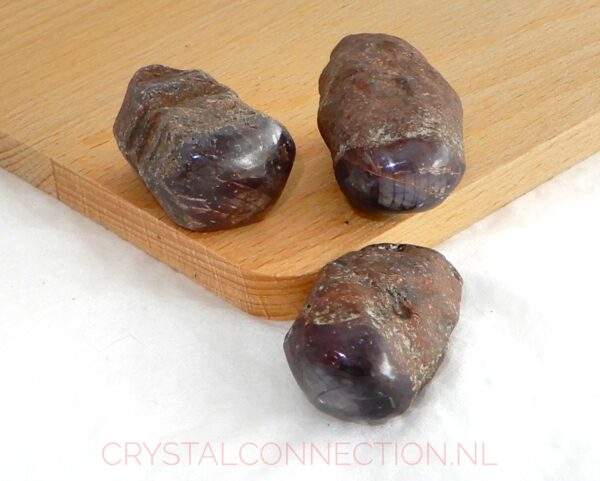 Robijn ruw aangeslepen massagesteen