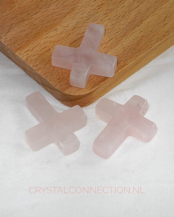 rozekwarts-kruishanger-doorboord Kruis hanger doorboord