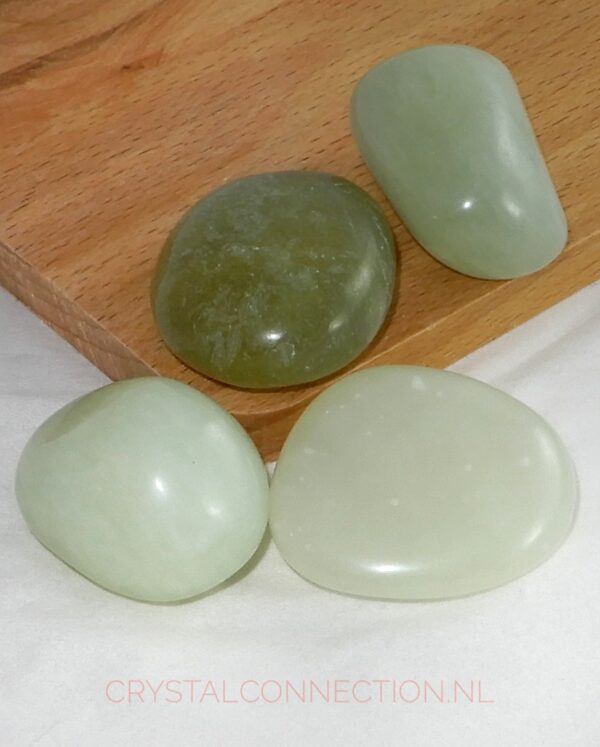 Serpentijn trommelsteen