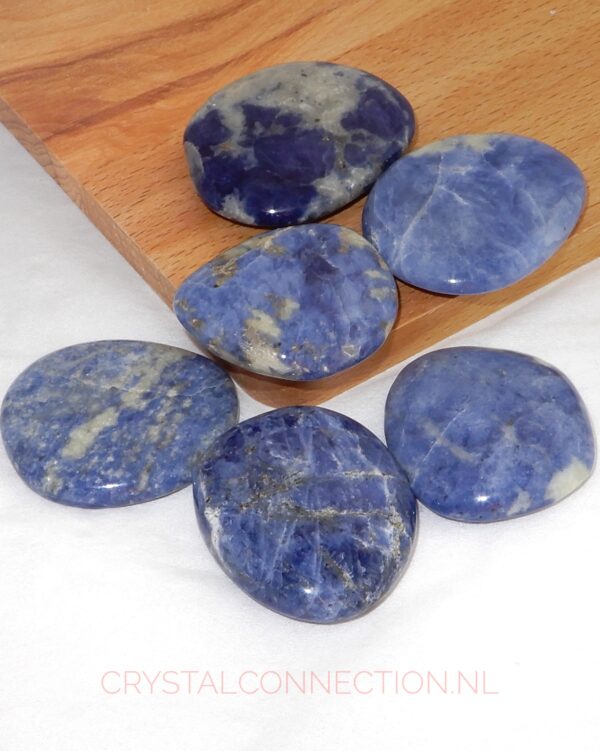 Sodaliet schijfsteen