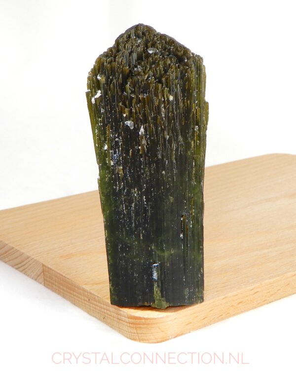 Toermalijn groen uniek staand exemplaar