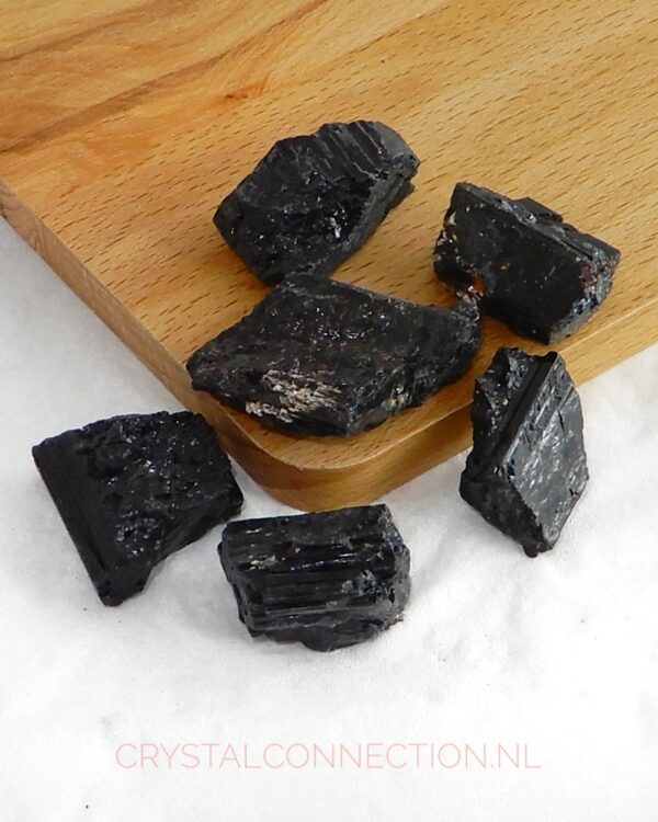 toermalijn-zwart-ruw-middel Toermalijn zwart ruw