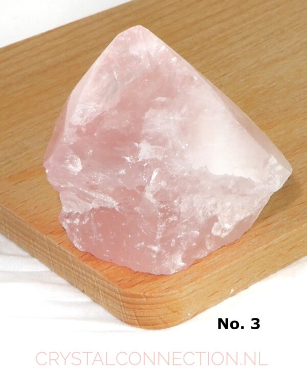rozekwarts-geslepen-staand-no3 Rozekwarts punt geslepen staand